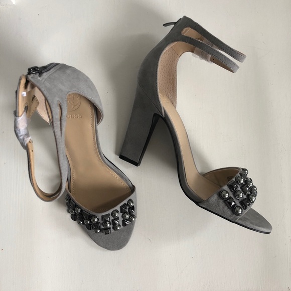 GUESS Womens PETUNIA2 Heeled Sandal GUESS Womens PETUNIA2 Heeled Sandal